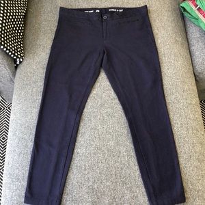 Gap, size 6, super skinny 7/8 navy pants